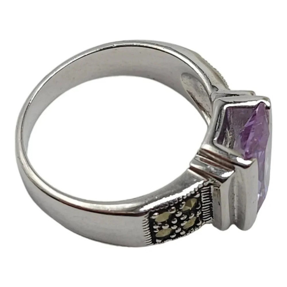 EDCO Radiant Cut Purple Faceted Glass Rhinestone Signet Ring Silver Tone Size 8 - Picture 3 of 7